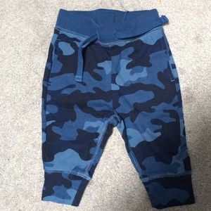Baby Gap Camo sweat pants with tags 6-12 m